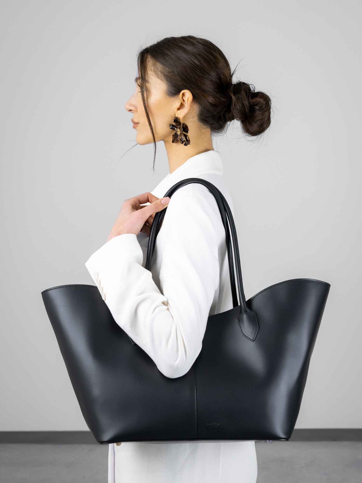 LOREN in Pelle Calfskin Jet Black